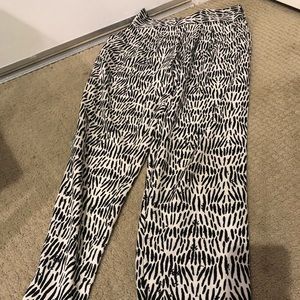 White and black pants. Forever 21